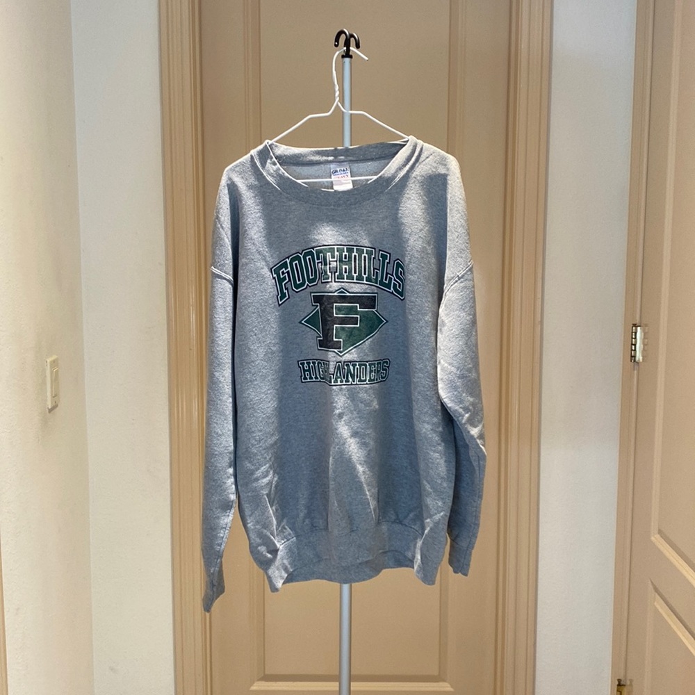GILDAN - foothills vintage crewneck gray - LARGE male size
